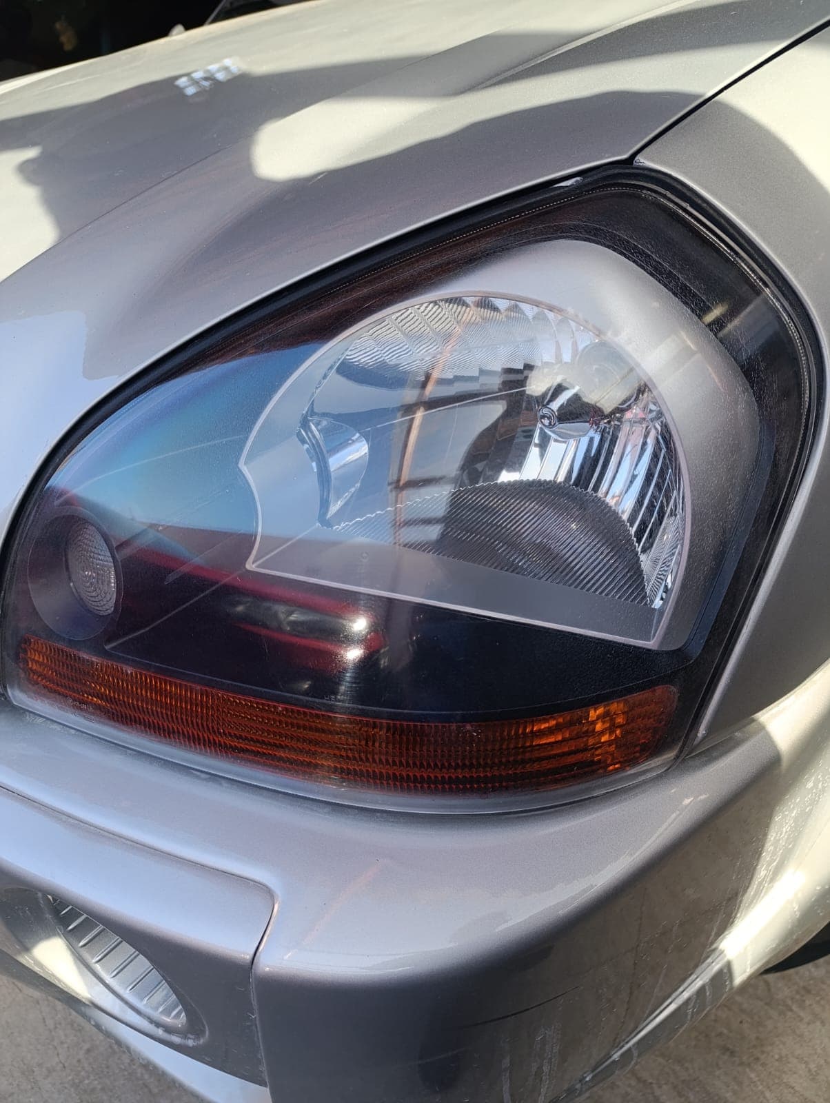 Farol transparente e polido após revitalização